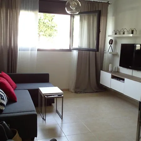 Apartment Piscina Viena Roses